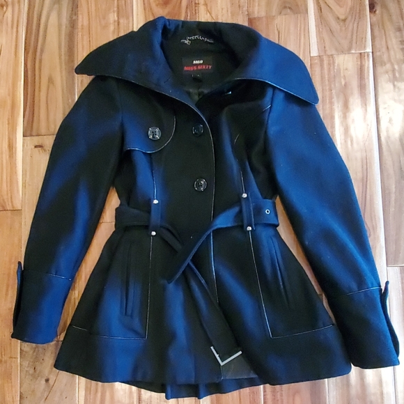 Coat - Picture 2 of 5